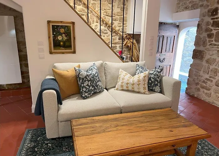 Authentic Maison In Old Town
