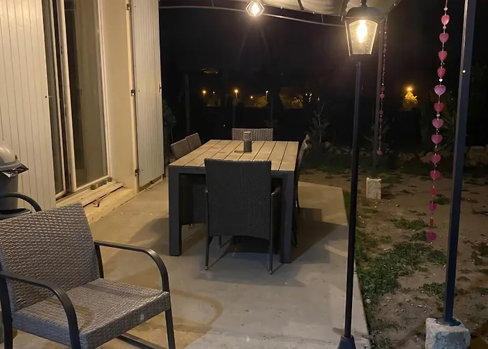 Maison Chaleureuse A Forcalquier Avec Magnifique Terrasse